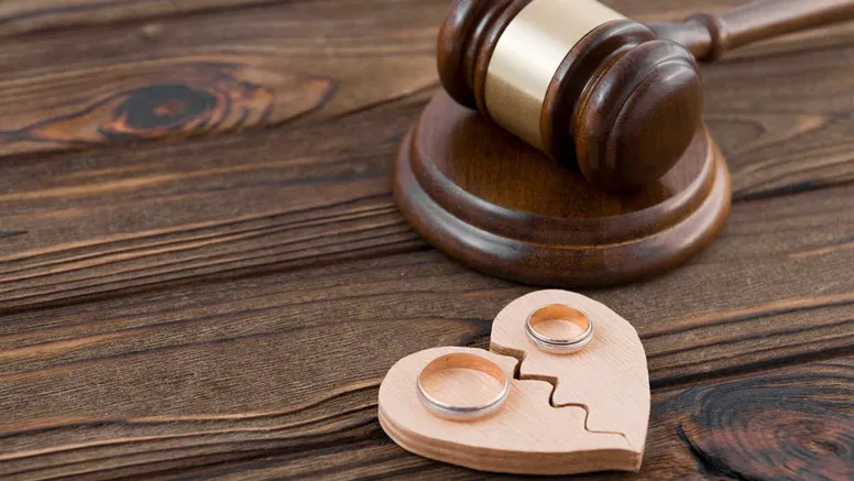 Motivul ireal pentru care o femeie și-a dat fostul soț în judecată, după ce a primit 2 milioane de euro la divorț