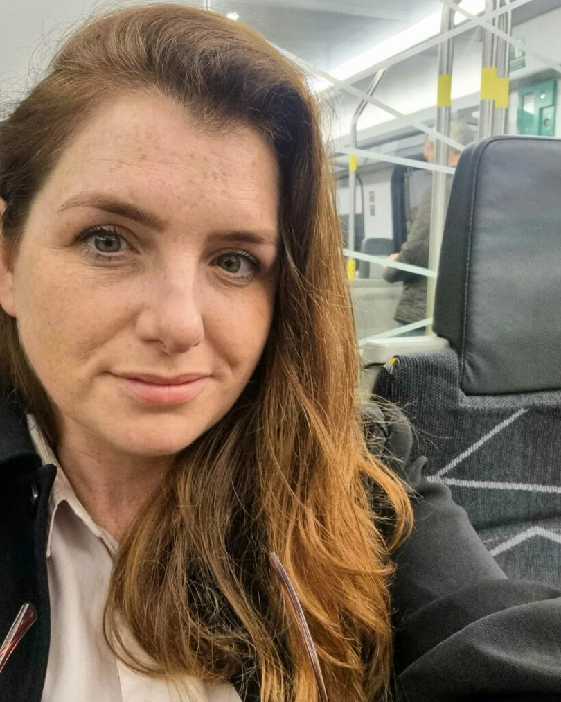 „Dacă te uiți la nivelul de încredere pe care oamenii îl au în BBC, este extraordinar de mare”, a declarat ministrul pentru guvernare locală, Alison McGovern, pentru postul LBC. „Dacă au făcut o greșeală editorială, atunci ar trebui să-și ceară scuze.”