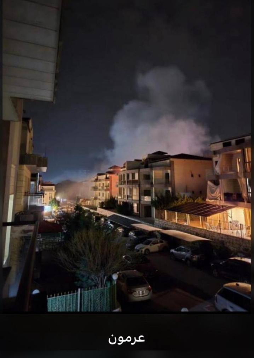 În Aramoun, la sud de Beirut, alte trei persoane au murit și un copil a fost rănit în atacuri israeliene matinale.