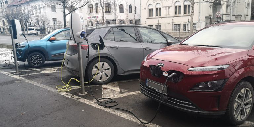 Primăria Brașov va instala 15 stații de încărcare pentru mașini electrice