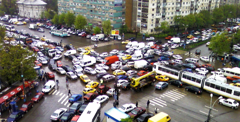 Trafic cumplit în București. Unul dintre cele mai aglomerate orașe