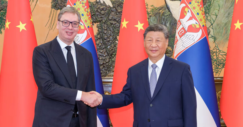 Președintele sârb Aleksandar Vučić și omologul său chinez Xi Jinping, la 4 septembrie 2025, la Beijing. EPA/MaxPPP