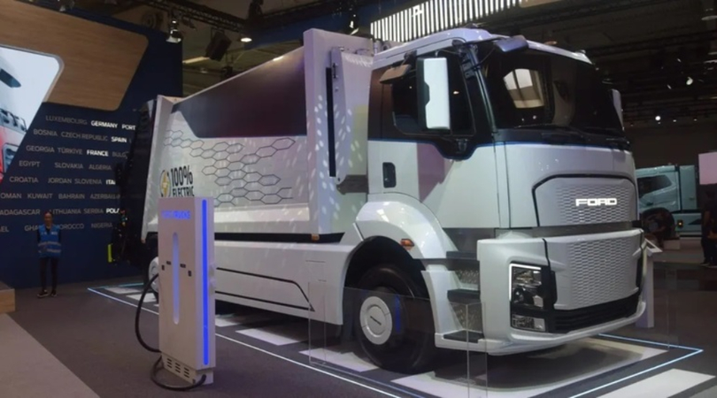 Primul camion electric va fi testat pe străzile din România. Ford, producătorul camioanelor: „În viitor veți vedea camioanele noastre electrice în România, la transportul de gunoi.”