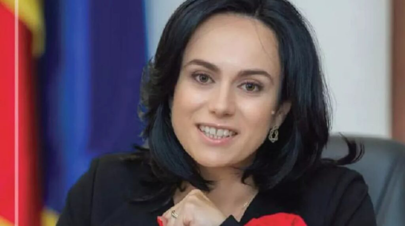 Simona Bucura Oprescu