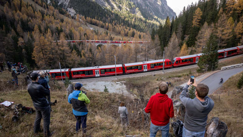 Un tren cu o lungime de 2 kilometri va străbate un traseu spectaculos din Elveția