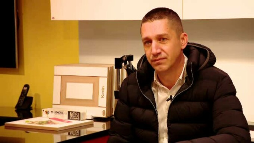 Cum a ajuns un bărbat din Bacău să aibă o afacere de succes? Povestea lui Iulian Mina care a făcut sute de mii de euro din mobilă!