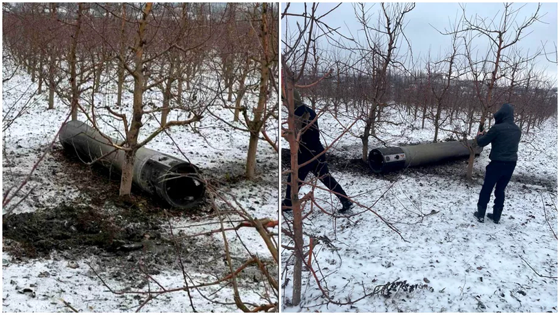 Bucăți dintr-o rachetă au fost descoperite, luni după amiază, într-o livadă, în apropierea oraşului Briceni, din nordul Republicii Moldova