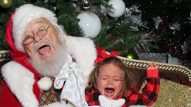 Miturile cu Moș Crăciun pot să producă îndoială în mintea copiilor, avertizează specialiștii