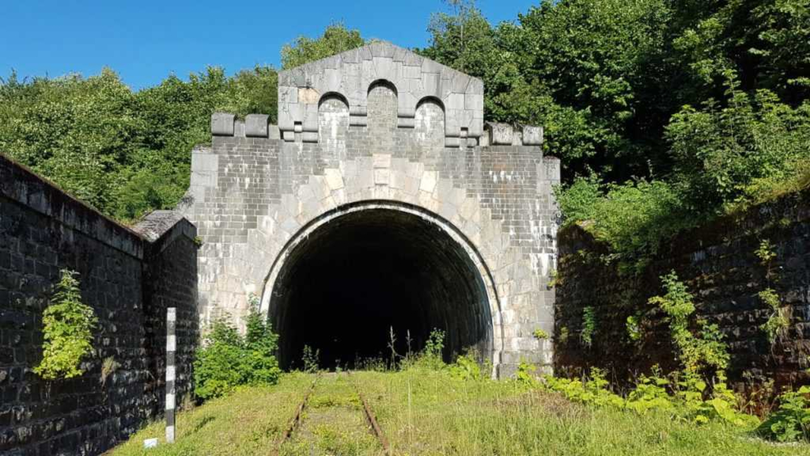 Cel mai lung tunel feroviar din România va avea 10 kilometri! Va fi situat între Azuga și Timișul de Sus