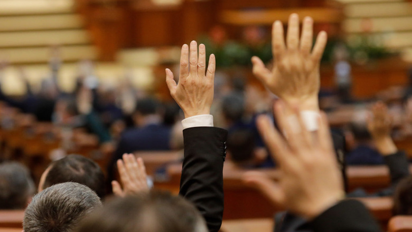 Proiectul de lege ce prevede repatrierea românilor decedați departe de casă s-a aprobat!