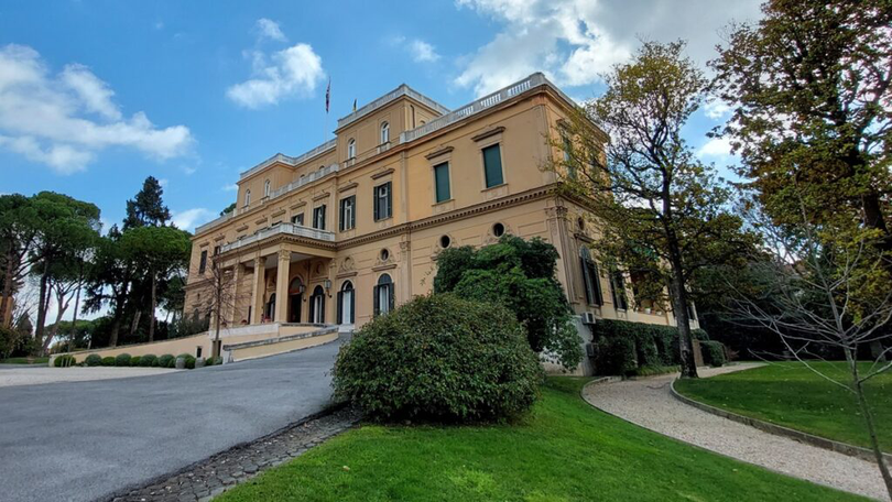 Regele Charles și Camilla au petrecut noaptea la Villa Wolkonsky, reședința ambasadorului britanic.