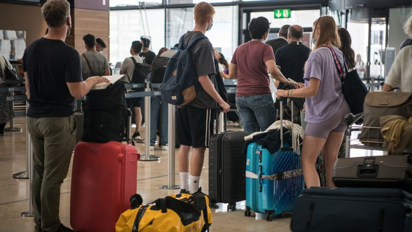 MAE avertizează cetățenii români care tranzitează sau intenționează să călătorească în Franța și Marea Britanie