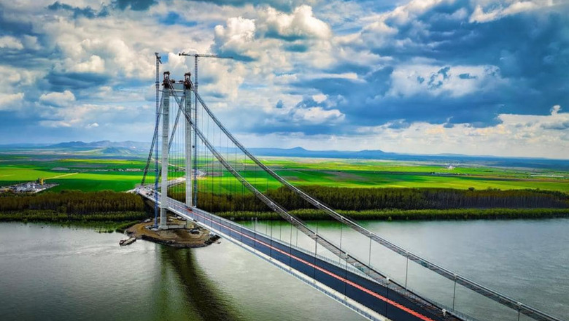podul suspendat peste Dunăre