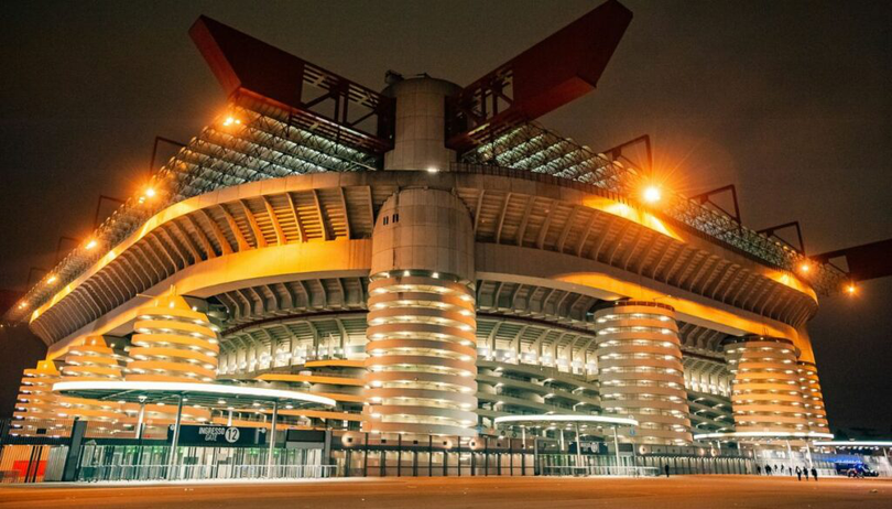 Arena San Siro din Milano, inaugurată în 1926, va fi în centrul atenției globale, presa italiană relatând prezența a peste 50 de șefi de stat. Biletele rămase la vânzare sunt limitate, cu prețuri care ajung la 260 de euro pentru locurile de la nivelul al treilea.