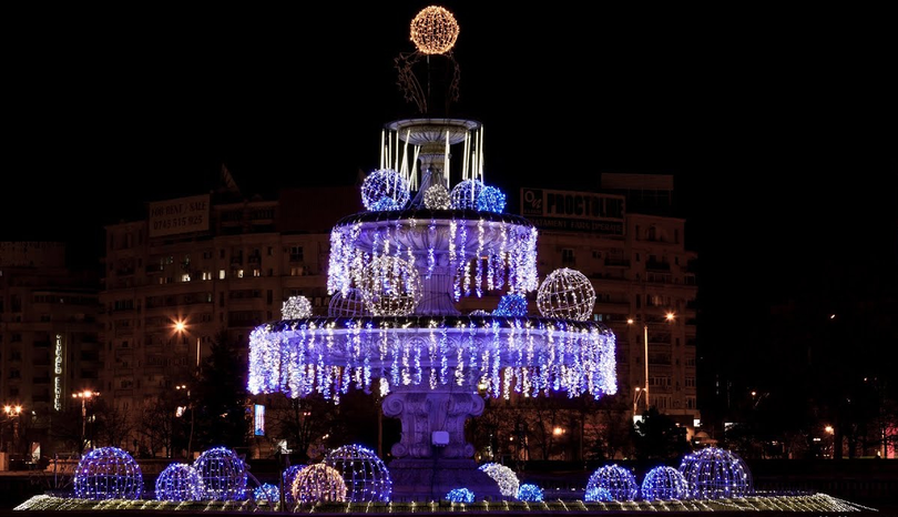 Cât o să ne coste sărbătorile de anul acesta? Bucureștiul se pregătește de sărbătoare! Primăria a început montarea instalațiilor de Crăciun. 