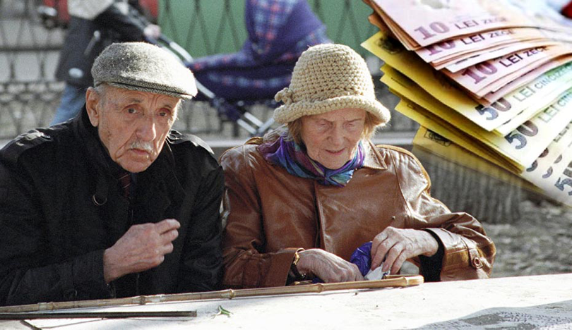 pensionari în România