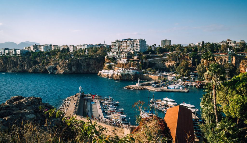 Popularitatea regiunii Antalya ca destinație de vacanță rămâne ridicată în rândul românilor