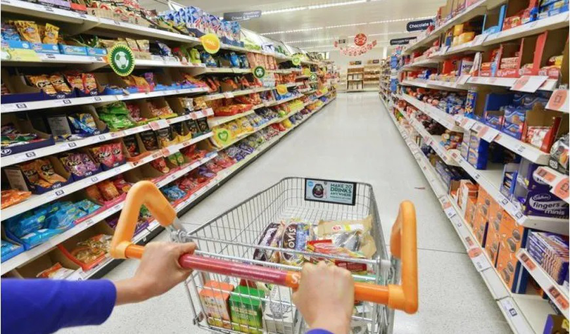 Un lanț de supermarketuri introduce programul de lucru de zile pe săptămână