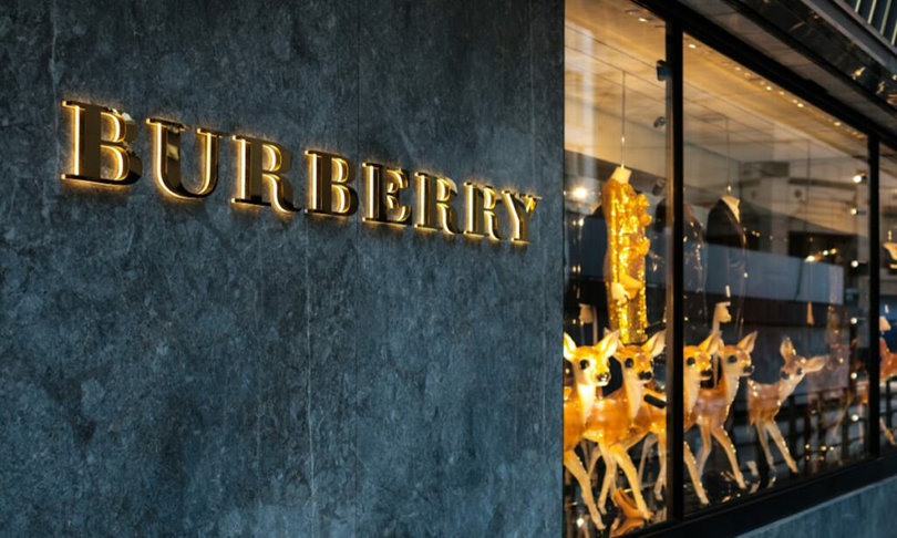 Vânzările mărcii britanice de lux Burberry au crescut cu 18%. 