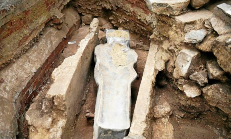 Cui aparțineau sarcofagele descoperite după incendiul de la Notre-Dame?