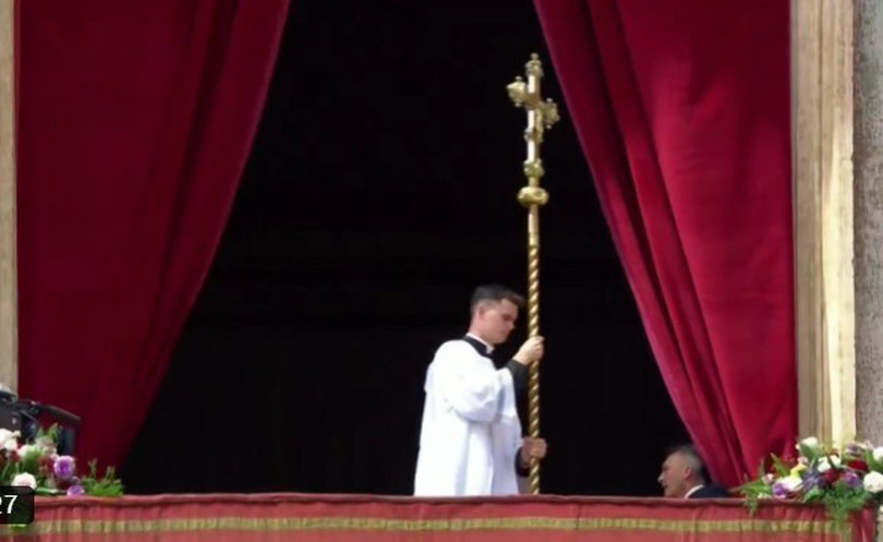 Cardinalii care vor alege noul papă se reunesc în Conclav 