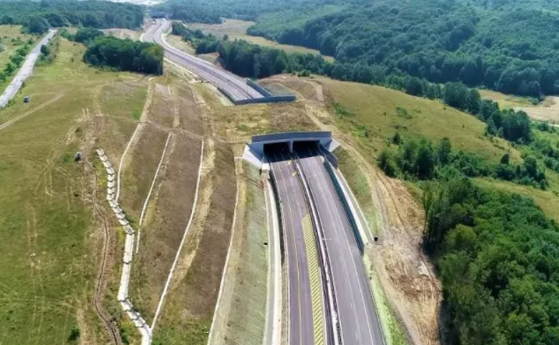 Cursă contra cronometru pentru primul tunel de autostradă forat de un constructor din România. În joc sunt aproape 2 miliarde de lei din PNRR