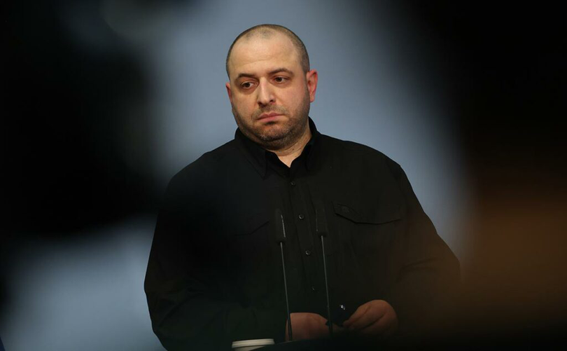 Mindici este partener într-o companie de producție media, la care Zelenski a fost coproprietar înainte de a deveni președinte.