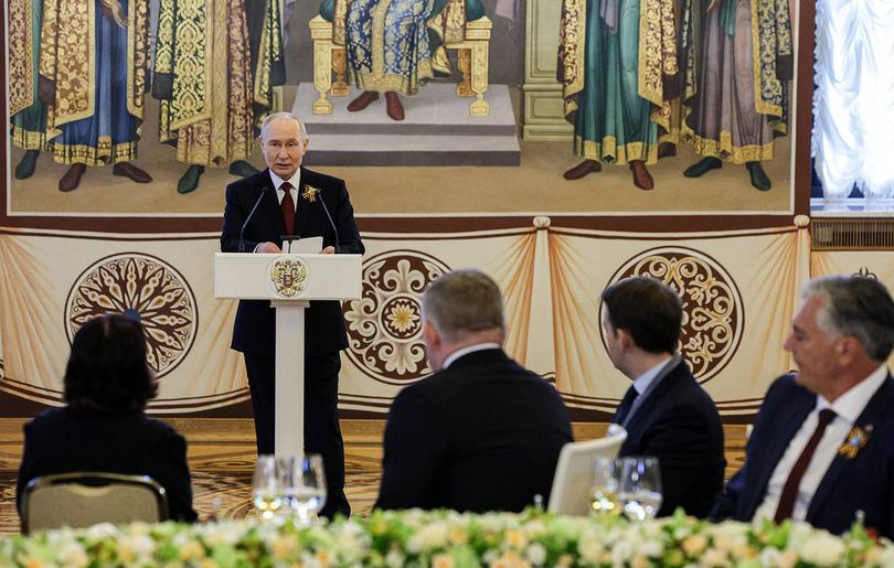 Vladimir Putin, președintele Rusiei, se adresează șefilor delegațiilor străine în cadrul unei recepții pe care o găzduiește.© Gavriil Grigorov/Serviciul de Presă și Informații al Președinției Ruse/TASS