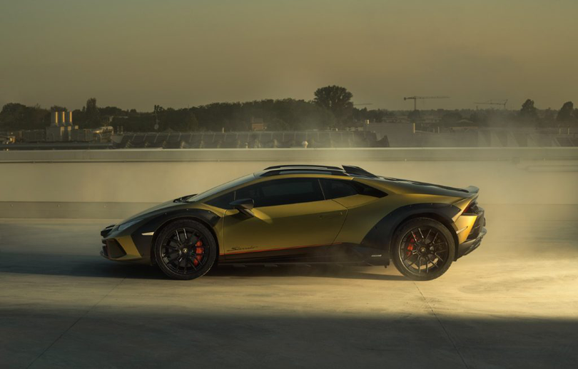 Lamborghini a prezentat ultimul model propulsat 100% pe benzină: Huracan Sterrato