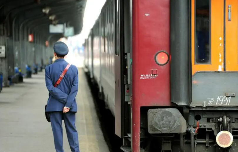 Preţul corect pentru examenul de "naş de tren": 400 de lei pentru grila cu răspunsuri corecte