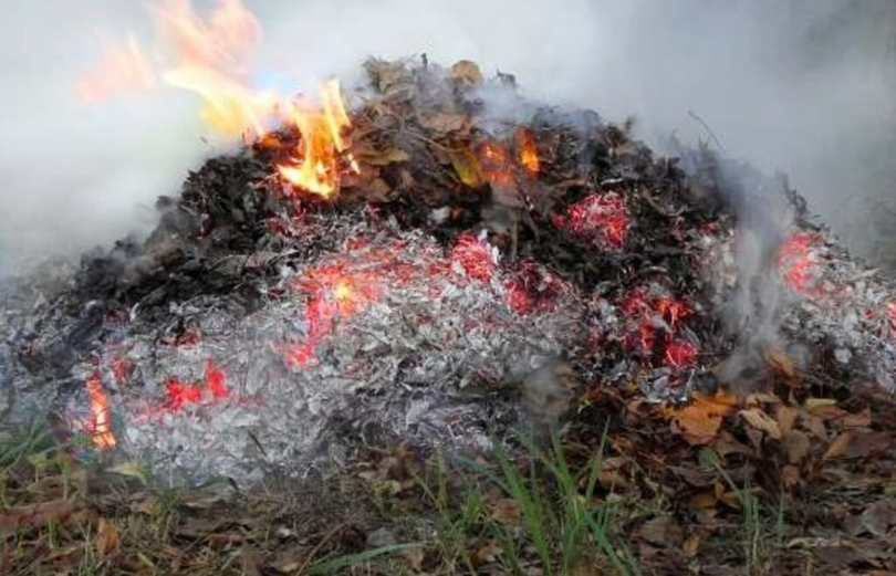 românii, interzis să ardă deșeuri