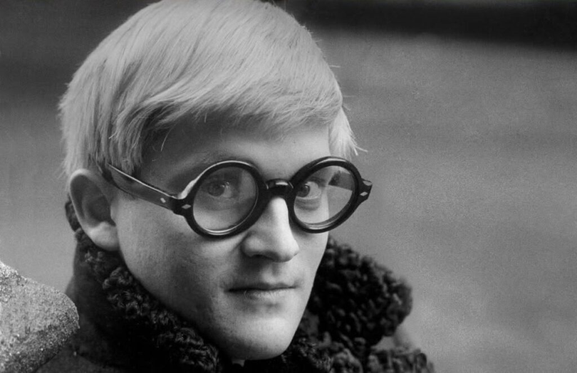 Opera lui David Hockney se remarcă printr-o abordare multimedia a imaginii, o reflecție asupra perspectivei și o preocupare constantă pentru reprezentarea lumii înconjurătoare.