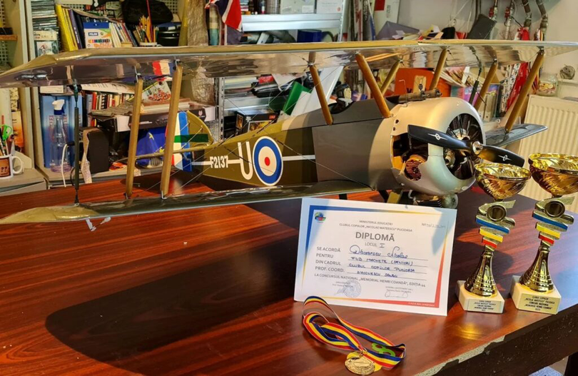 Muzeul Aviatic din Pucioasa, un proiect unic realizat de elevi 