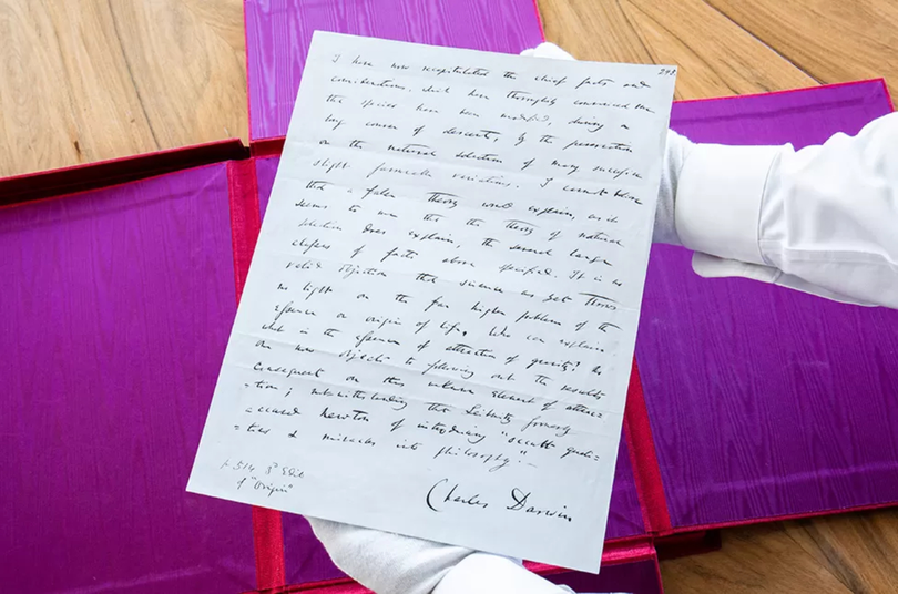 Un document extrem de rar semnat de Charles Darwin va fi scos la licitație! Acesta este estimat la peste 1 milion de lire sterline