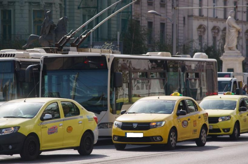 Șoferi de taxi din București. Sursă foto: Facebook