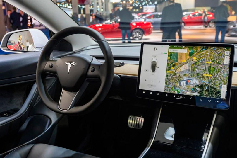 Funcția completă de conducere autonomă a Tesla ar putea fi, în sfârșit, implementată pe vehiculele electrice. Sursa foto: Forbes