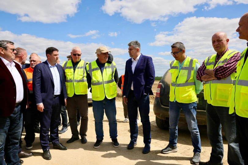 Marcel Ciolacu, vizită pe șantierul de pe Autostrada Moldovei