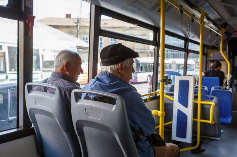 Fraudă de 10 milioane de lei cu taloane de pensii false, descoperită în transportul public din Iaşi