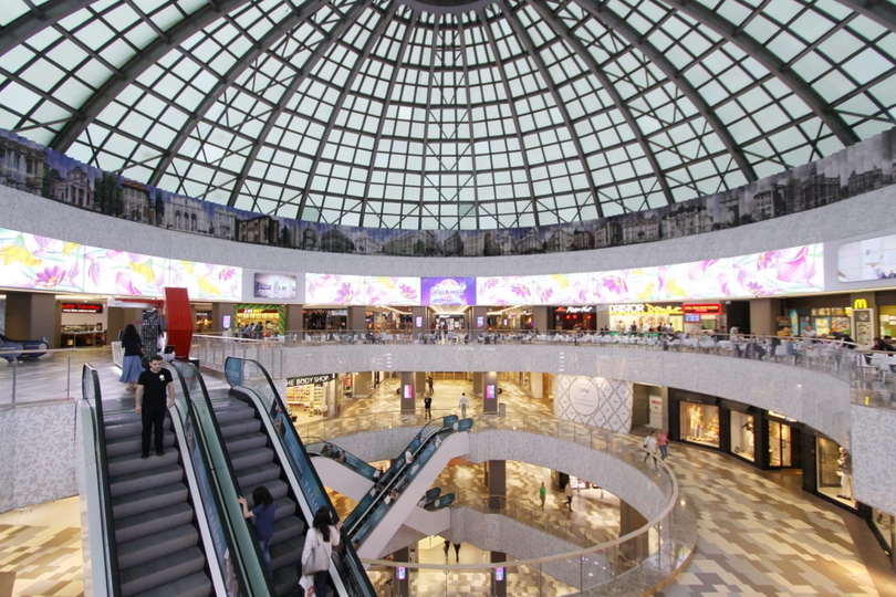 Mall-ul rămâne locul favorit de socializare pentru români! Totuși obiceiurile s-au schimbat, sâmbăta nu mai este cea mai aglomerată zi