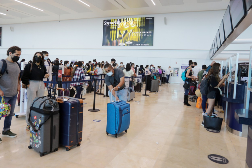 Românii blocați pe aeroporturile din Mexic