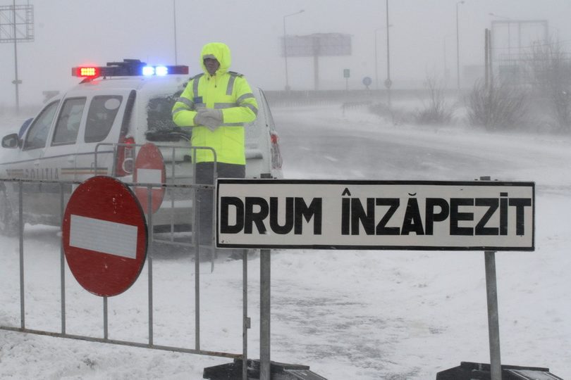 Iarna închide circulația pe Transfăgărășan și Transalpina
