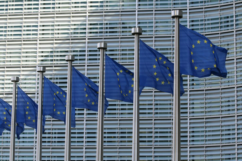 Comisia Europeană dă dovadă de prudență. Executivul european și-a revizuit în scăderea estimările legate de privind creșterea economică pentru 2023 și 2024. Foto Unsplash