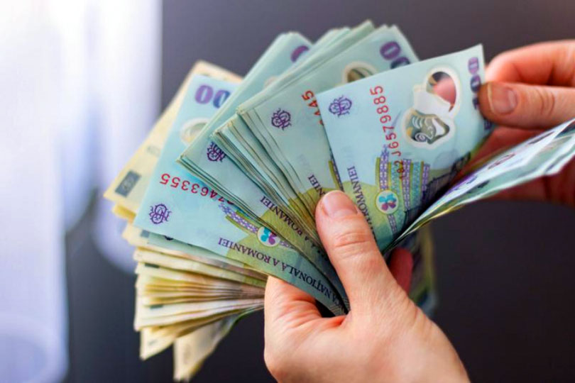 Pensiile și salariile ar putea fi înghețate din cauza datoriei publice