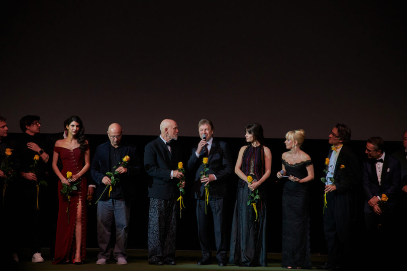 Filmul „Cravata galbenă” este regizat chiar de fiul marelui dirijor, Serge Ioan Celibidachi și a fost filmat integral în România. Producătoarea peliculei este Adela Celibidachi.