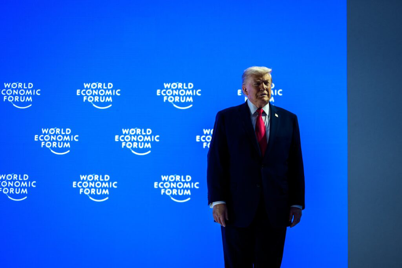 Președintele Donald Trump a susținut un discurs la Forumul Economic Mondial de la Davos, Elveția, miercuri, 21 ianuarie 2026, la Centrul de Congrese din Davos. (Fotografie oficială a Casei Albe realizată de Daniel Torok).