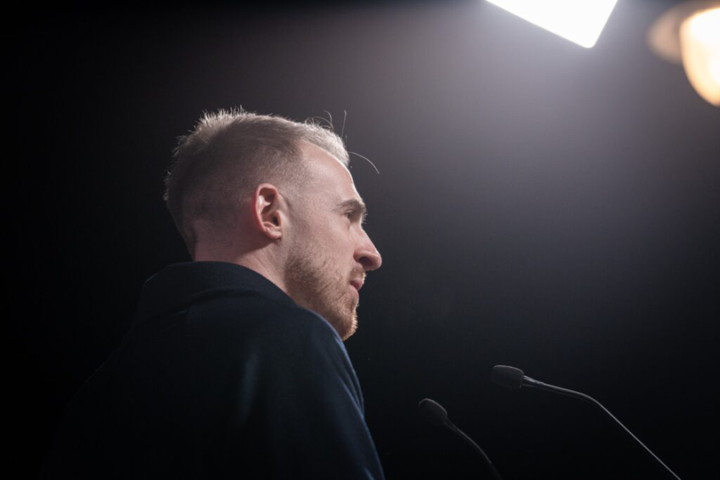 Candidatul Tiszei, Bence Csontos, are un sprijin de 49% – ridicându-se la 50% în rândul alegătorilor convinși.