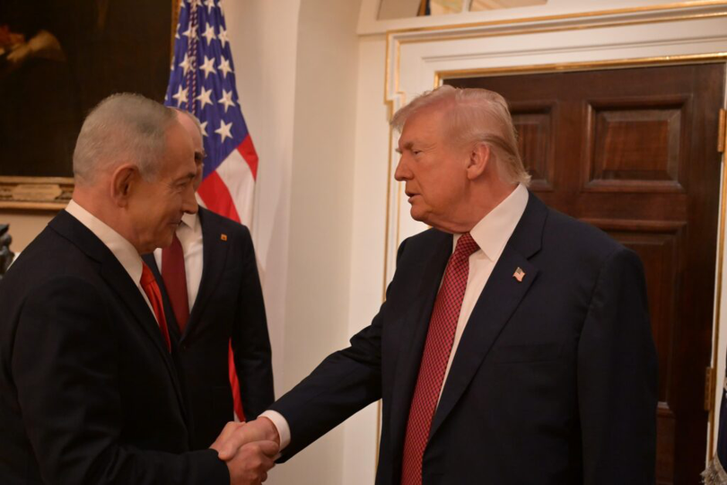 Trump l-a criticat în repetate rânduri pe președintele israelian Isaac Herzog pentru că nu i-a acordat grațiere lui Netanyahu, folosind un limbaj tot mai dur, inclusiv numindu-l „slab și jalnic” într-un interviu recent.
