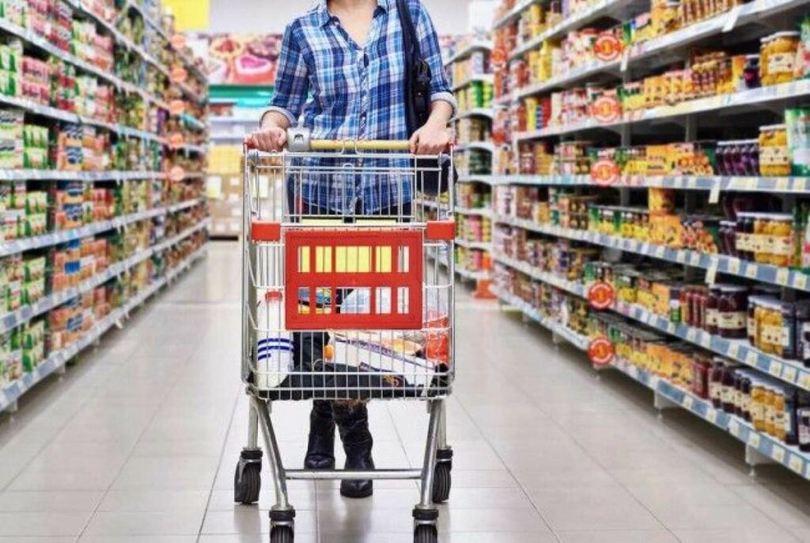 Comercianții mici propun ca supermarketurile să aibă program redus în weekend. 