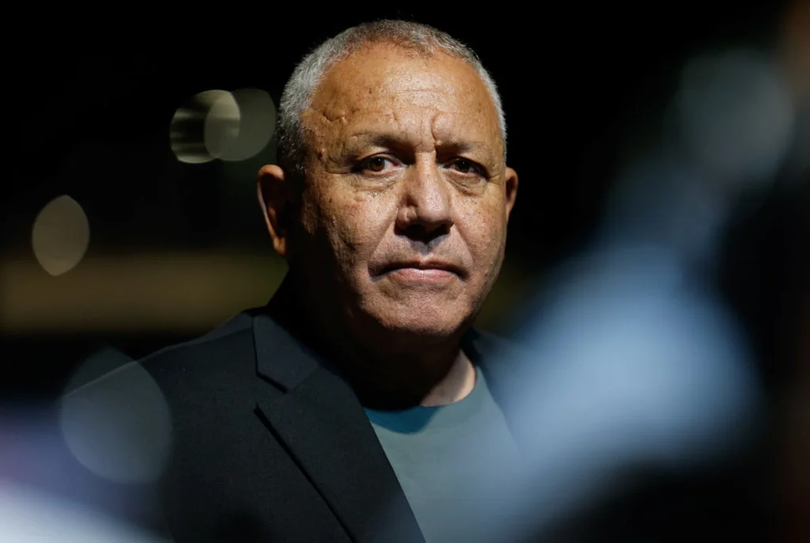 Gadi Eisenkot a respins explicațiile lui Netanyahu, inclusiv afirmația că nu a fost trezit suficient de devreme în dimineața atacului, considerându-le scuze neconvingătoare.