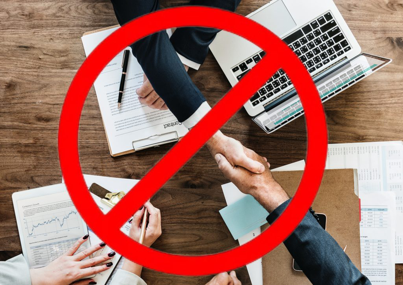 Companiile din Romanian Business Chamber, cu peste 1 miliard de euro cifră de afaceri, au început demersurile pentru anularea parteneriatelor cu băncile austriece și olandeze